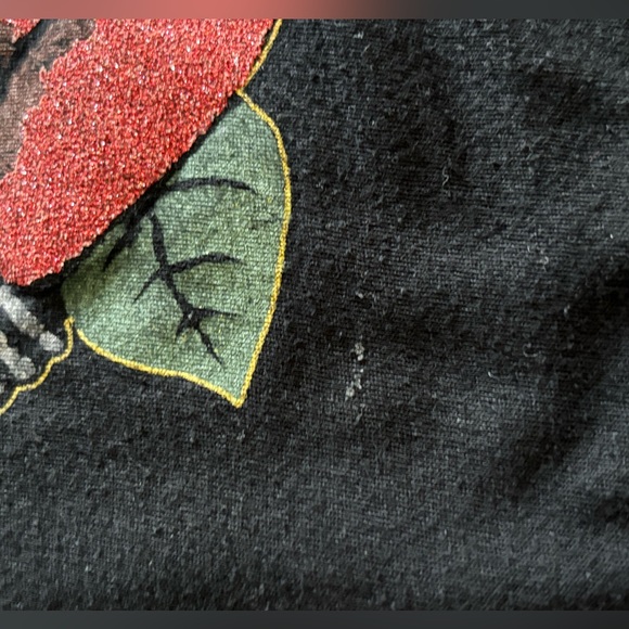 Aeropostale Black Skeleton and Rose T-Shirt
Size XS - Picture 4 of 6